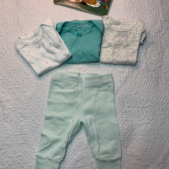 Short sleeves and Pants Bundle , Carter’s size 3M - Picture 2 of 4